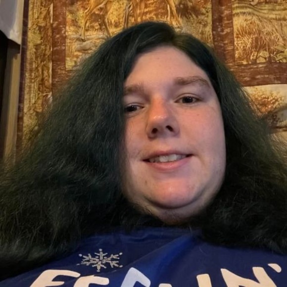 Meet your Posher, Lydia - Picture 1 of 1